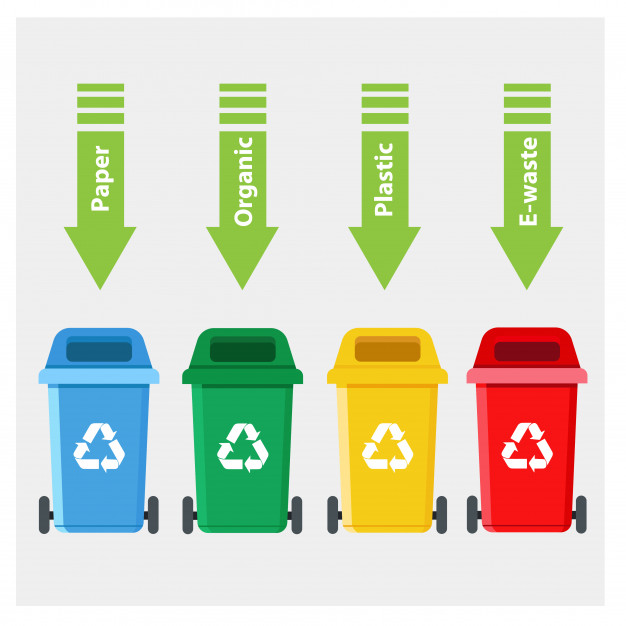 Contenedores de reciclaje en diferentes colores